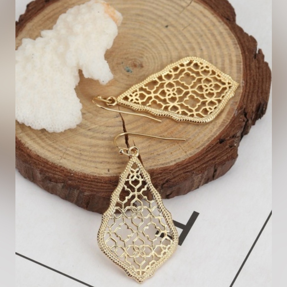 Elegant Gold Plated Filigree Earrings - Picture 4 of 4